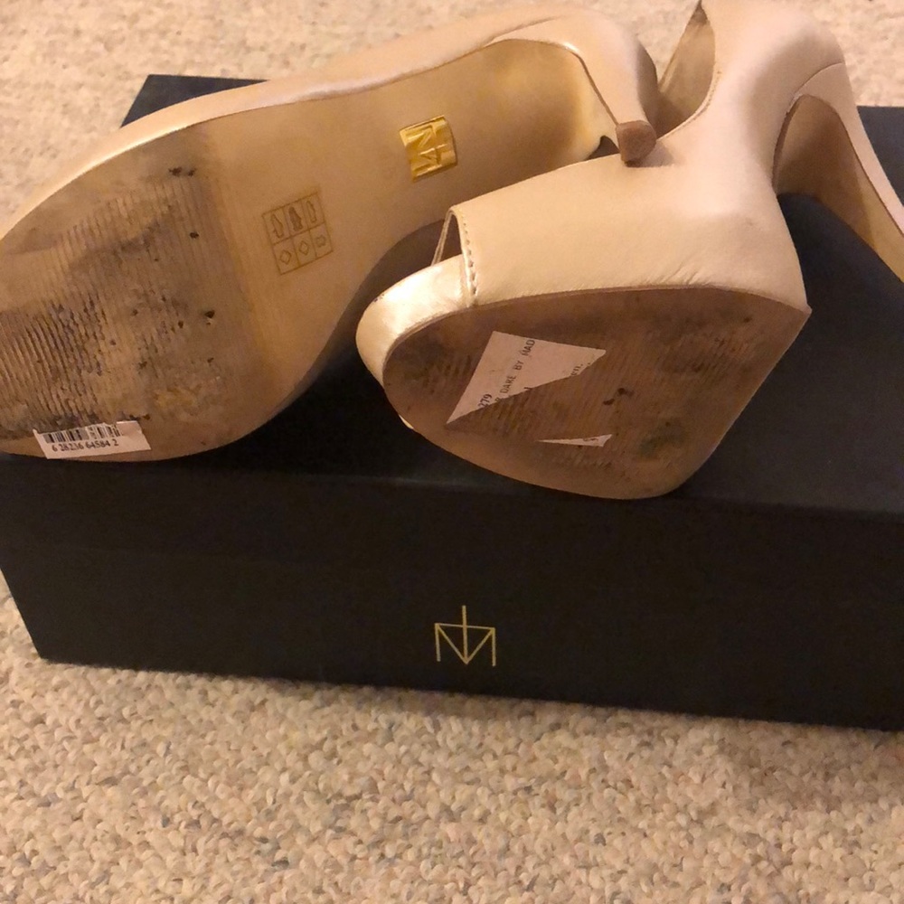 Shoes - Picture 5 of 6